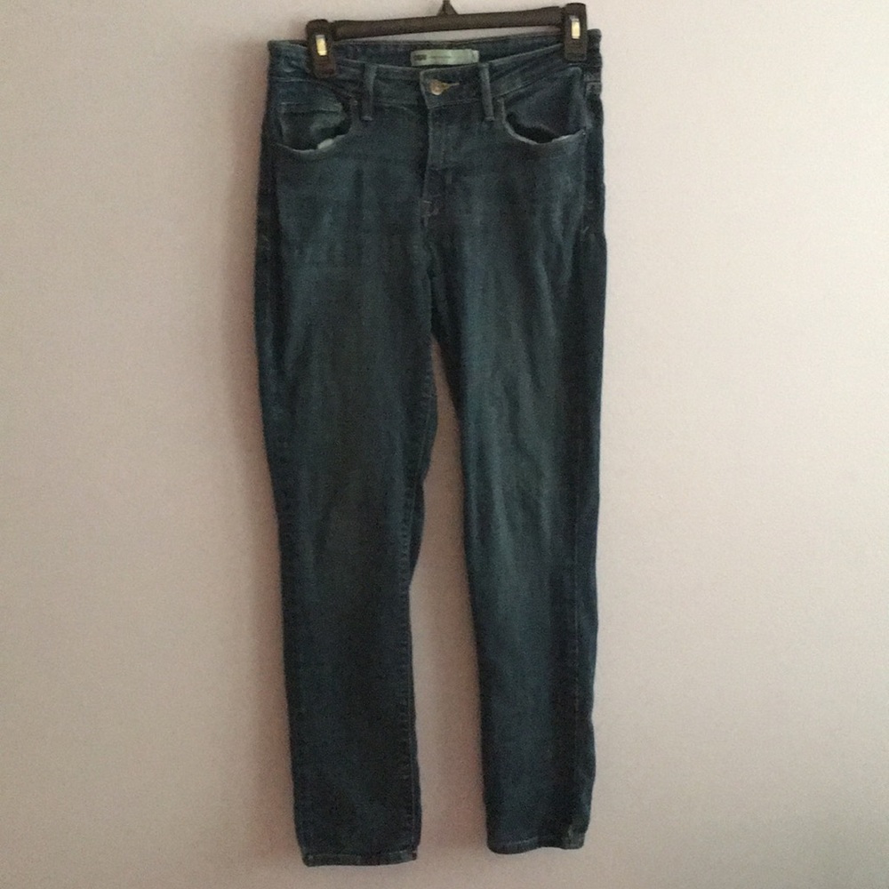 Levi MidRise Skinny Jeans Size 6